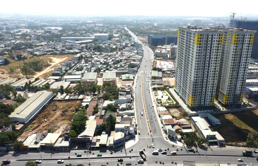 Ngày 14/8, đại diện lãnh đạo thành phố Dĩ An (Bình Dương) cho biết, hôm nay địa phương đã tiến hành xây dựng đoạn còn lại của dự án Đường trục chính Đông-Tây nối Bình Dương với TPHCM. Ngày 14/8, đại diện lãnh đạo thành phố Dĩ An (Bình Dương) cho biết, hôm nay địa phương đã tiến hành xây dựng đoạn còn lại của dự án Đường trục chính Đông-Tây nối Bình Dương với TPHCM.