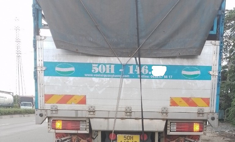 Chiếc xe tải xảy ra va chạm với xe máy