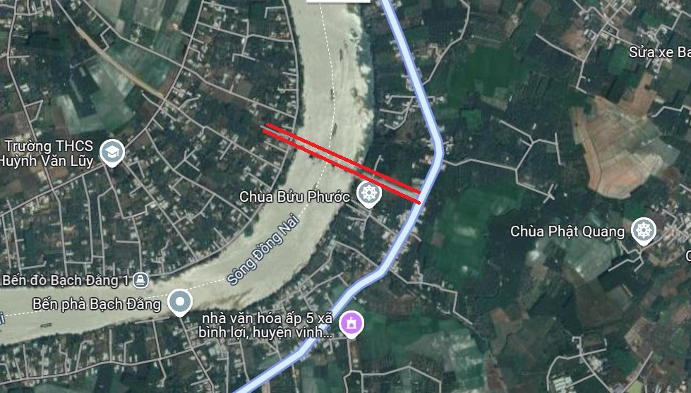 Trước đó, vào cuối năm 2021, dự án cầu Bạch Đằng 2 được khởi công xây dựng và dự kiến ban đầu sẽ hoàn thành vào cuối năm 2022. Tuy nhiên do vướng mặt bằng, ảnh hưởng bởi dịch bệnh COVID-19 khiến dự án bị lụt tiến độ. Với ý nghĩa của dự án này, lãnh đạo tỉnh Bình Dương liên tục đi kiểm tra, nhanh chóng gỡ vướng và đôn đốc các đơn vị đẩy nhanh tiến độ. Ảnh: Chụp từ vệ tinh Trước đó, vào cuối năm 2021, dự án cầu Bạch Đằng 2 được khởi công xây dựng và dự kiến ban đầu sẽ hoàn thành vào cuối năm 2022. Tuy nhiên do vướng mặt bằng, ảnh hưởng bởi dịch bệnh COVID-19 khiến dự án bị lụt tiến độ. Với ý nghĩa của dự án này, lãnh đạo tỉnh Bình Dương liên tục đi kiểm tra, nhanh chóng gỡ vướng và đôn đốc các đơn vị đẩy nhanh tiến độ. Ảnh: Chụp từ vệ tinh