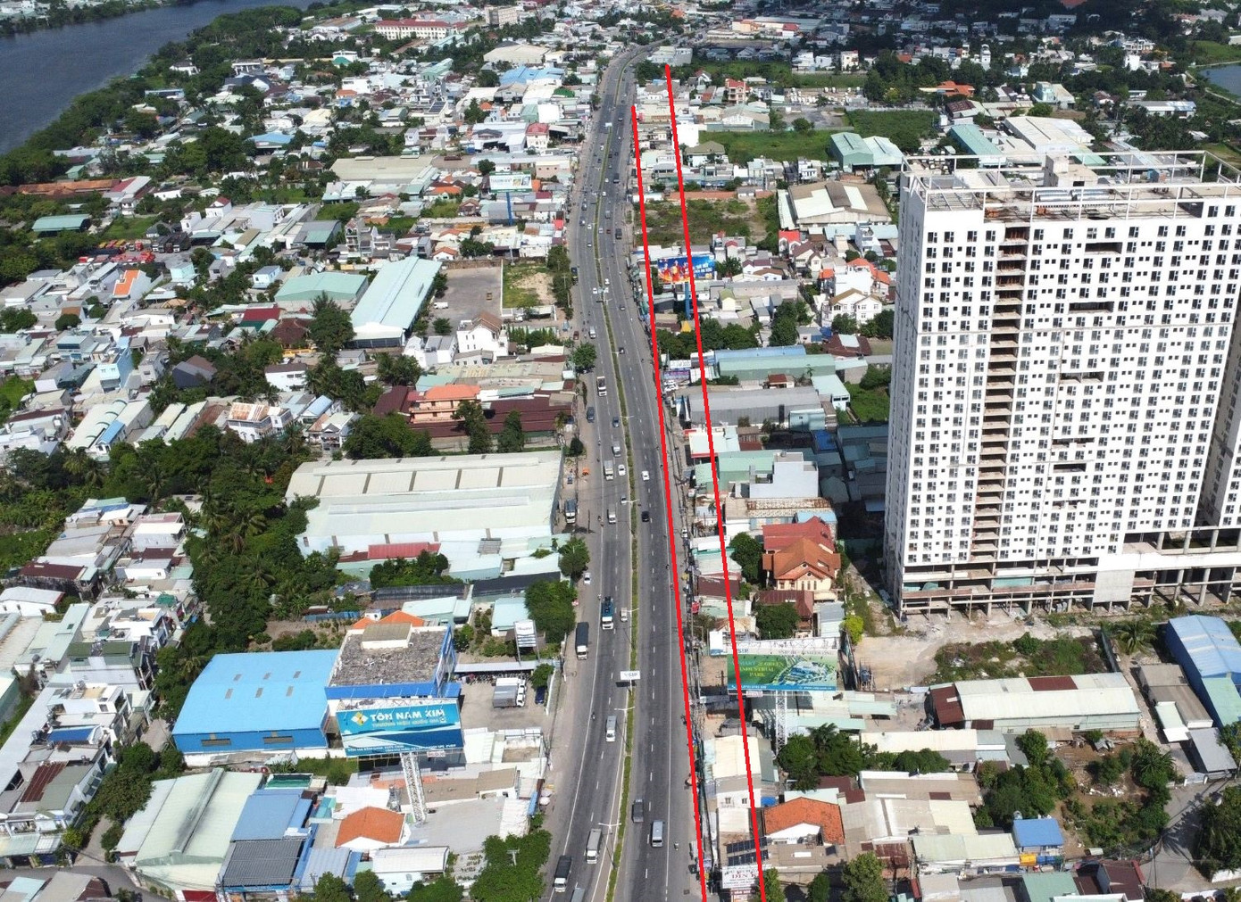 Quốc lộ 13 đoạn cổng chào Bình Dương (phường Vĩnh Phú, thành phố Thuận An) Quốc lộ 13 đoạn cổng chào Bình Dương (phường Vĩnh Phú, thành phố Thuận An)