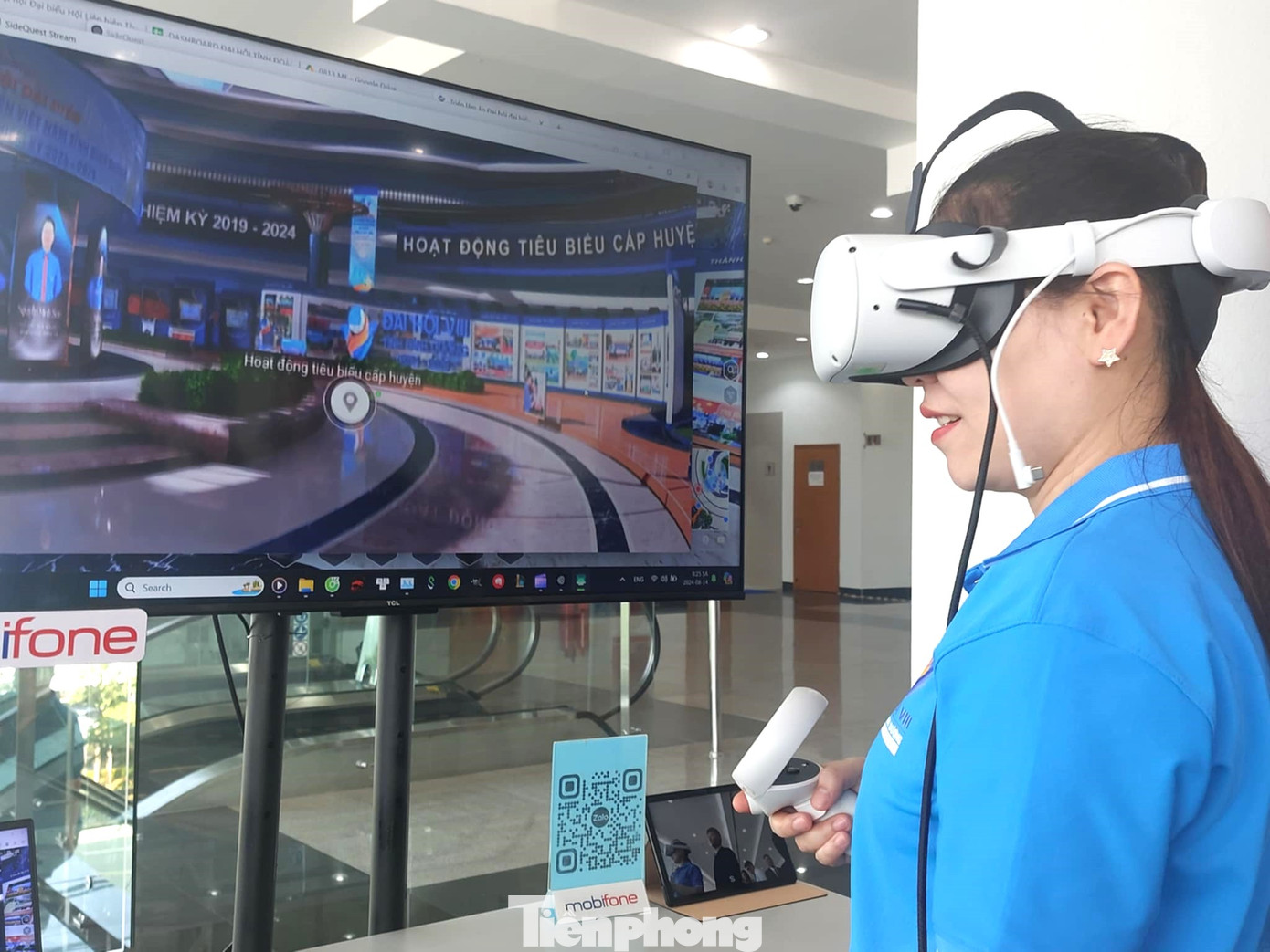 Đại biểu trải nghiệm nền tảng không gian thực tế ảo