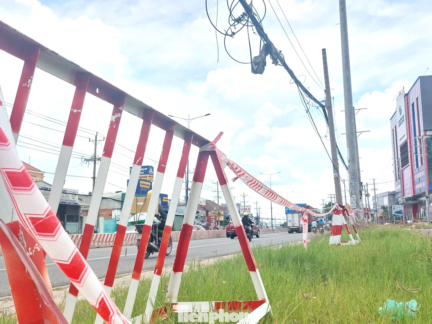 Liên quan đến việc giải phóng mặt bằng dự án nâng cấp mở rộng Quốc lộ 13, theo báo cáo của Sở Giao thông Vận tải tỉnh Bình Dương, đến cuối tháng 7/2024, đoạn đi qua địa bàn thành phố Thủ Dầu Một (dài 750m) đã bàn giao 100%. Liên quan đến việc giải phóng mặt bằng dự án nâng cấp mở rộng Quốc lộ 13, theo báo cáo của Sở Giao thông Vận tải tỉnh Bình Dương, đến cuối tháng 7/2024, đoạn đi qua địa bàn thành phố Thủ Dầu Một (dài 750m) đã bàn giao 100%.