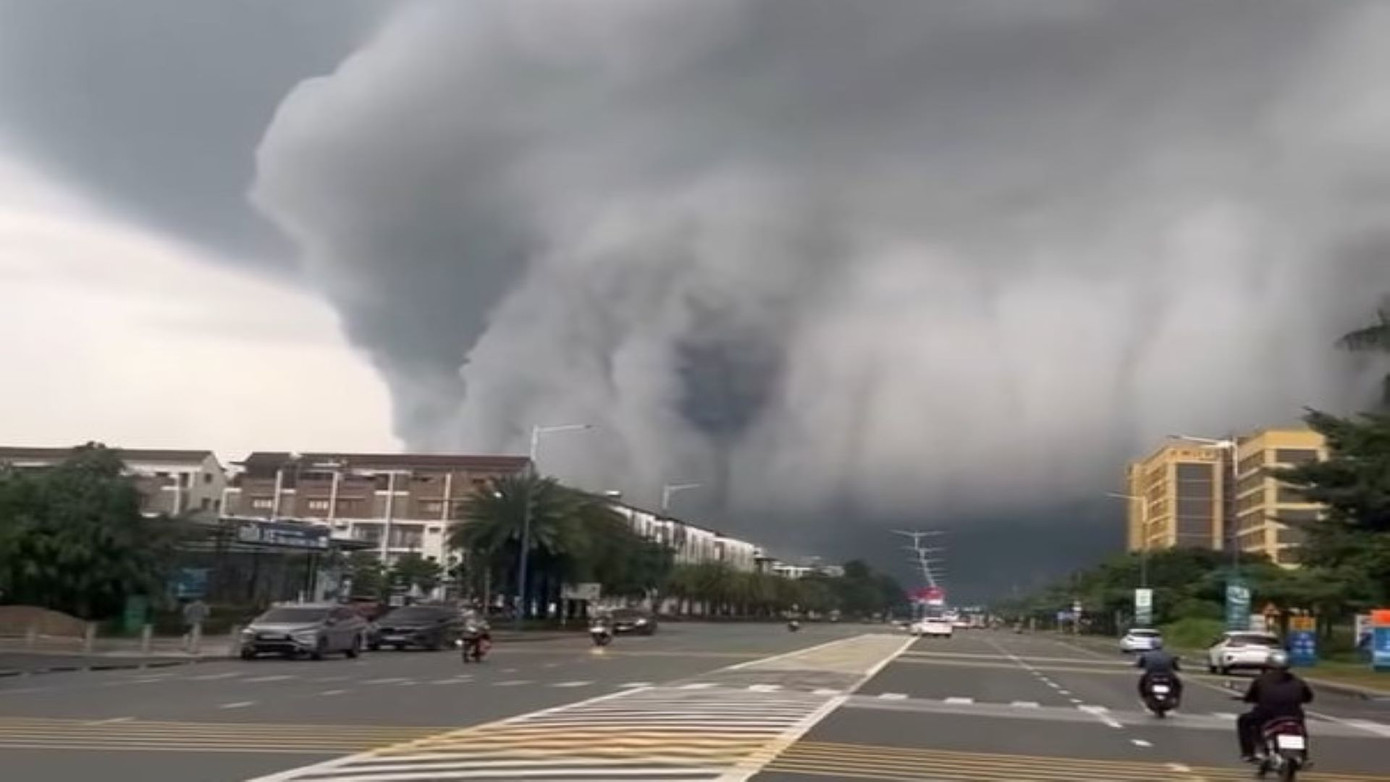 Hiện tượng mây xoắn xuất hiện tại tỉnh Bình Dương Hiện tượng mây xoắn xuất hiện tại tỉnh Bình Dương