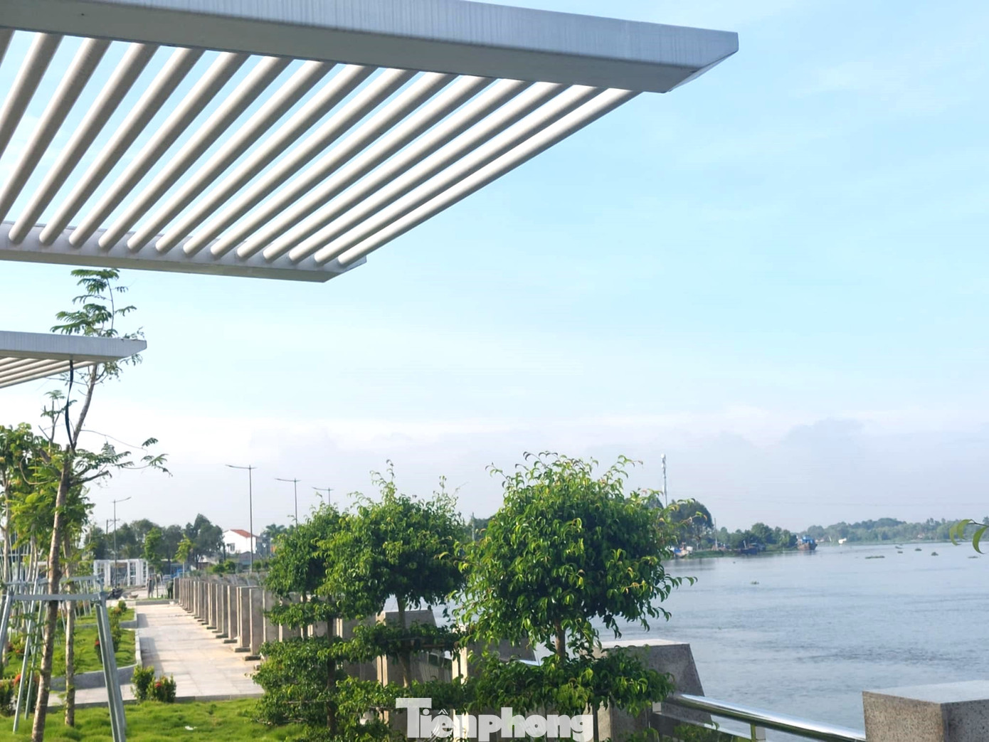 Theo lãnh đạo UBND tỉnh Bình Dương, việc đầu tư xây dựng tuyến đường ven sông Sài Gòn nhằm hướng tới việc người dân được hưởng lợi tốt nhất.