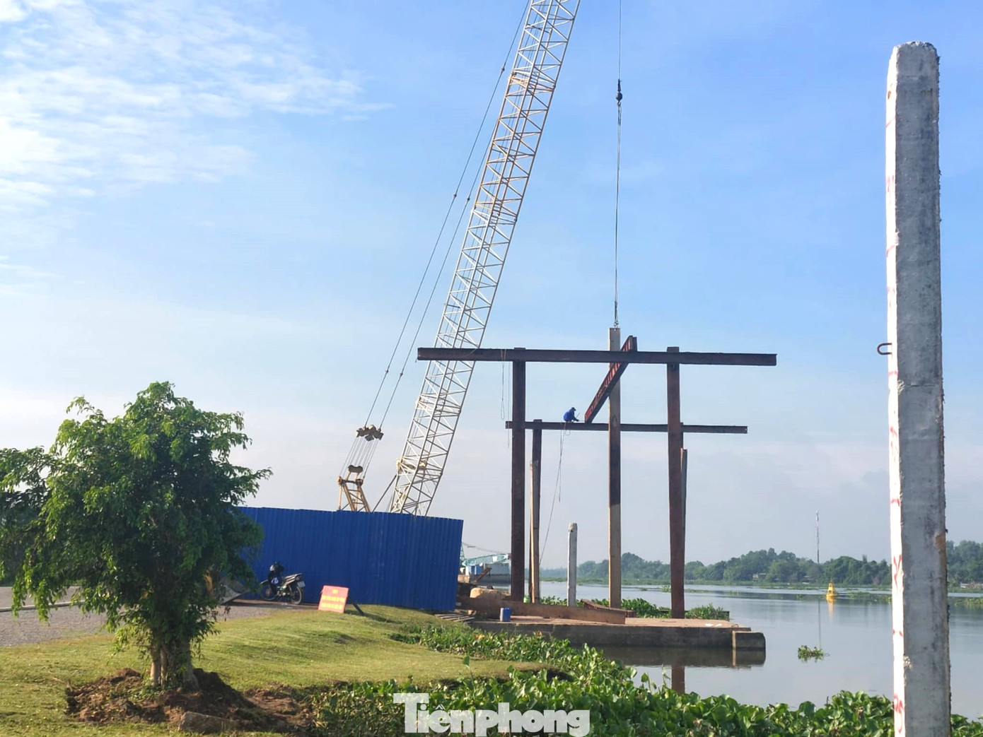 Hiện này, đơn vị thi công đang đẩy nhanh tiến độ xây dựng đoạn còn lại. Đây là dự án quan trọng vừa mang tính kết nối giao thông vừa đảm bảo mỹ quan đô thị Thủ Dầu Một.