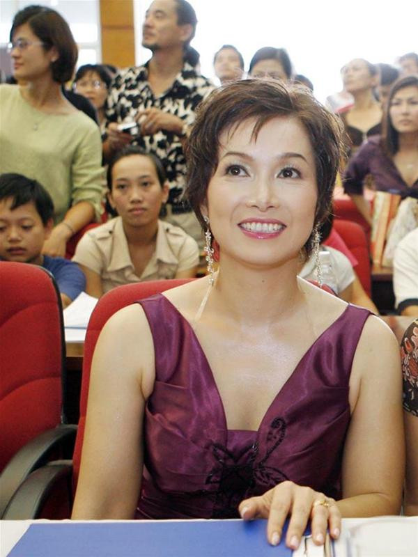 Hoa hậu Bùi Bích Phương trong vai trò giám khảo - Ảnh: Hồng Vĩnh