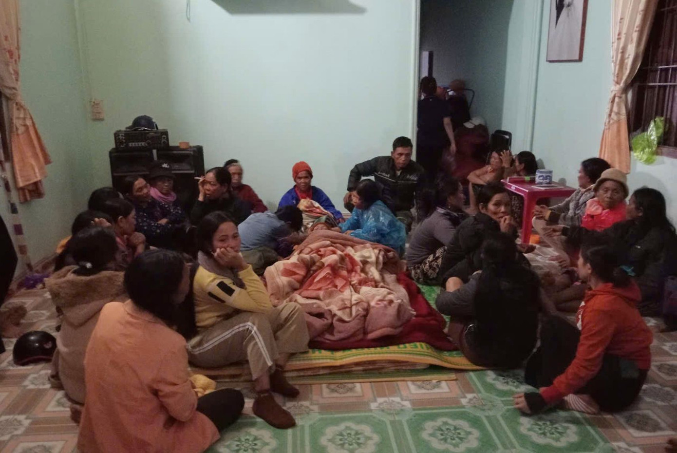 Người thân đau xót trước sự ra đi của bà Y Durh Người thân đau xót trước sự ra đi của bà Y Durh