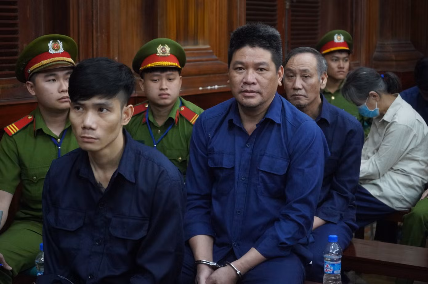 Các bị cáo tại phiên tòa.