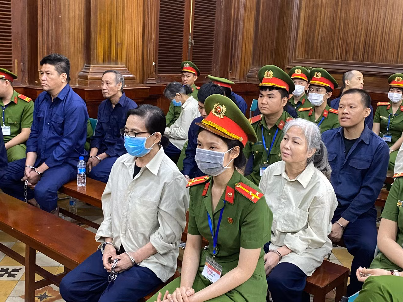Các bị cáo tại phiên tòa. Ảnh: Tân Châu Các bị cáo tại phiên tòa. Ảnh: Tân Châu