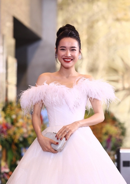 Nhã Phương quyến rũ yêu kiều khó rời mắt ảnh 7