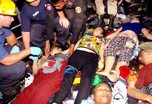 Theo thống kê ban đầu có gần 350 người chết, hàng trăm người bị thương