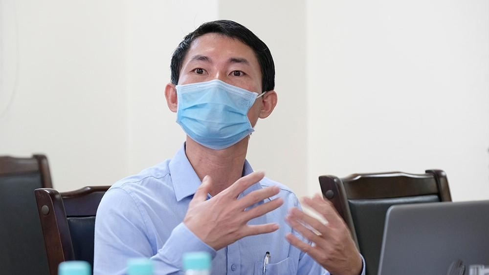 Anh Hồ Bá Hào có con năm nay vào lớp 1. Anh Hồ Bá Hào có con năm nay vào lớp 1.