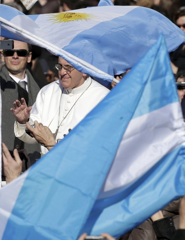 Giáo hoàng Francis, 76 tuổi, người Argentina trở thành Giáo hoàng thứ 266 của 1,2 tỷ người Công giáo 