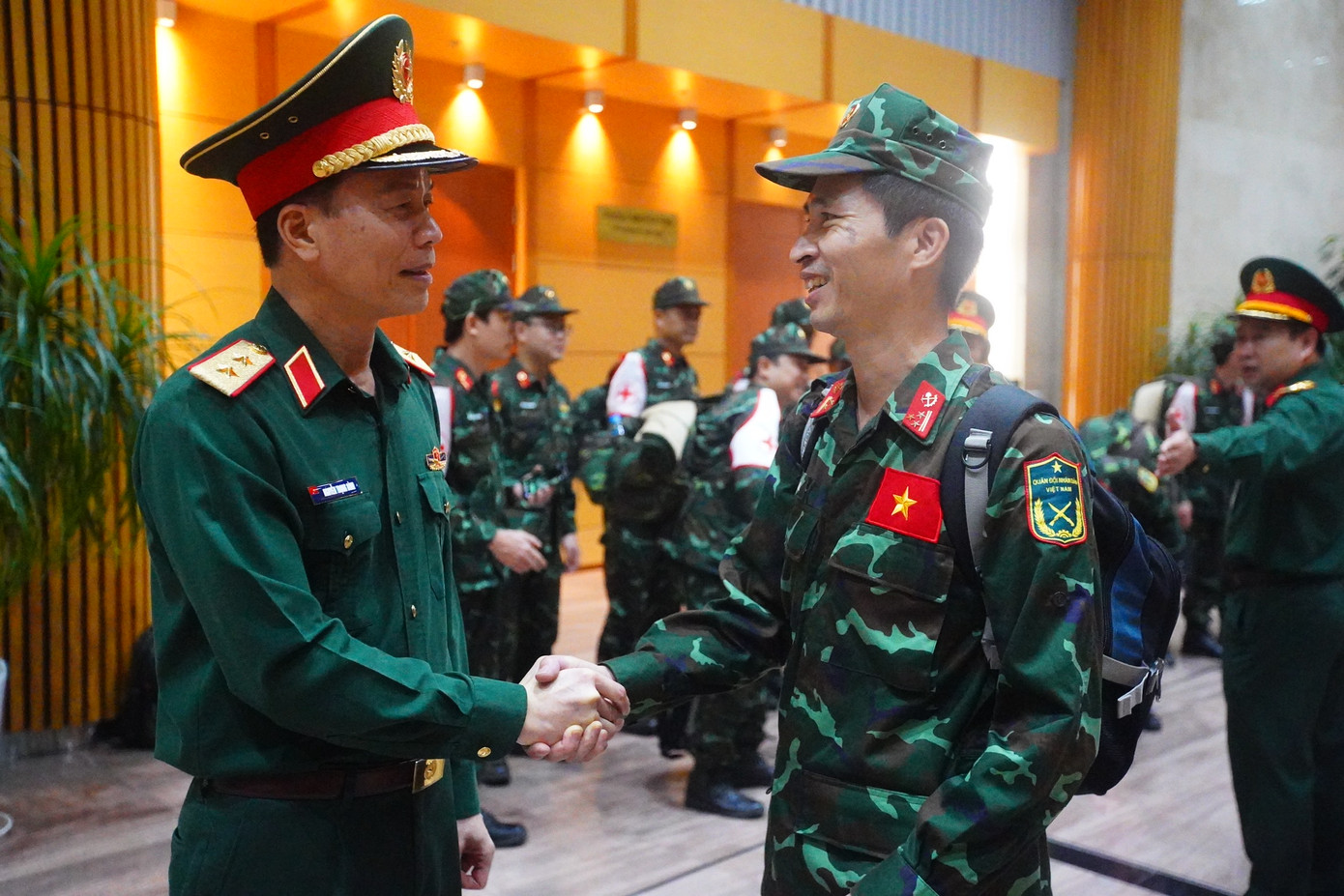 Đặc biệt, đoàn đã phối hợp với lực lượng cứu hộ của Myanmar và Thổ Nhĩ Kỳ cứu sống 1 nam thanh niên 26 tuổi trong sự trân trọng của người dân địa phương và lực lượng cứu hộ của nước bạn. Ngoài ra, trong quá trình làm nhiệm vụ, đoàn đã tìm thấy nhiều tài sản, trang thiết bị có giá trị, sau đó bàn giao lại cho bệnh viện Ottara Thiri và người dân.