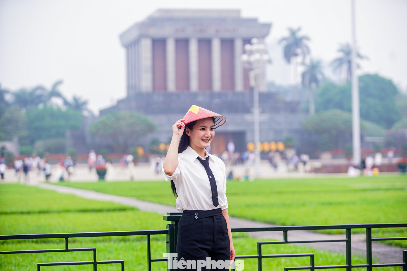 Quảng trường Ba Đình luôn thu hút người dân và du khách vào các dịp nghỉ lễ trong năm: 19/5 - Ngày sinh Chủ tịch Hồ Chí Minh; 10/10 - Ngày Giải phóng Thủ đô; 30/4 - Ngày giải phóng miền Nam thống nhất đất nước...