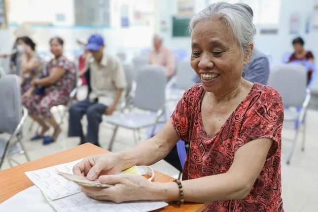 Người từ 60 tuổi không có lương hưu, từng tham gia BHXH được hưởng trợ cấp từ 1/7/2025. Ảnh minh họa.