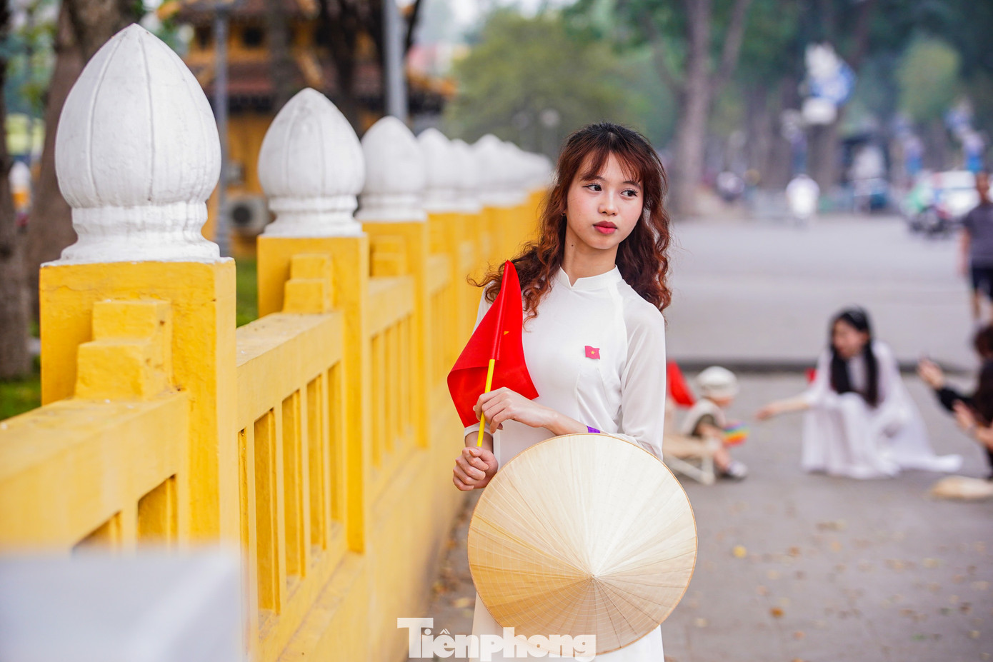 Khu vực phía trước Trụ sở Bộ Ngoại giao thu hút với nhiều góc ảnh.