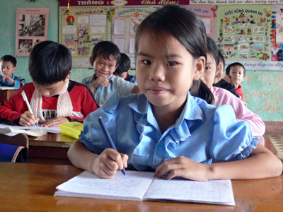 Cháu Ngọc Ánh, công dân đầu tiên chào đời trên đảo. Cháu Ngọc Ánh, công dân đầu tiên chào đời trên đảo