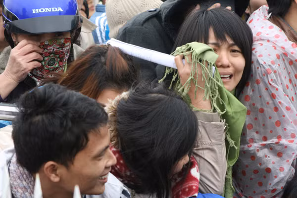 Méo mặt vì cảnh chen lấn