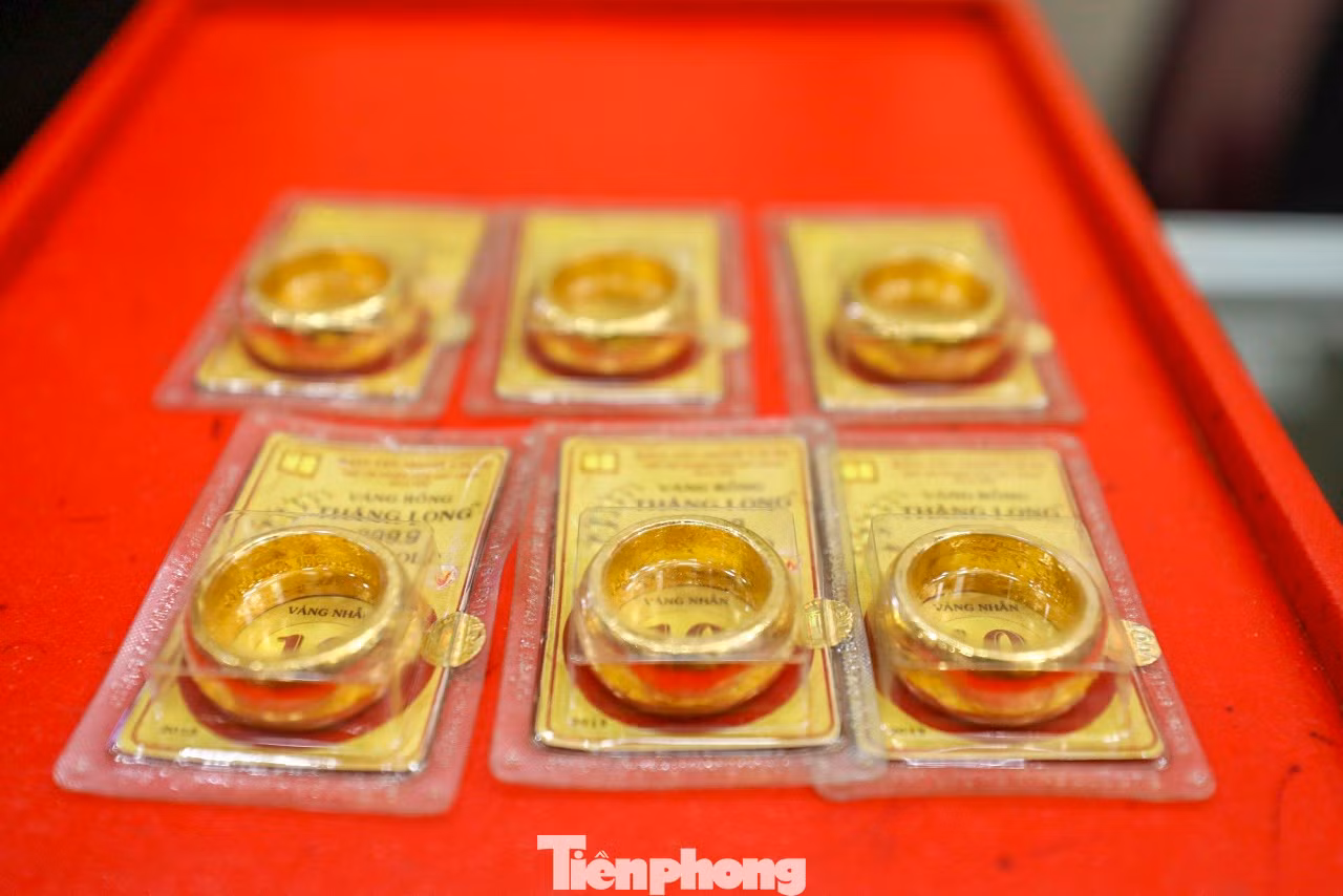 Giá vàng đứng im.