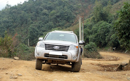 Trước mỗi chuyến đi, nên tìm hiểu trước cung đường sẽ, có thể giúp bạn chuẩn bị các công cụ hỗ trợ cần thiết tương ứng với loại địa hình tương ứng - Ảnh: Bobi