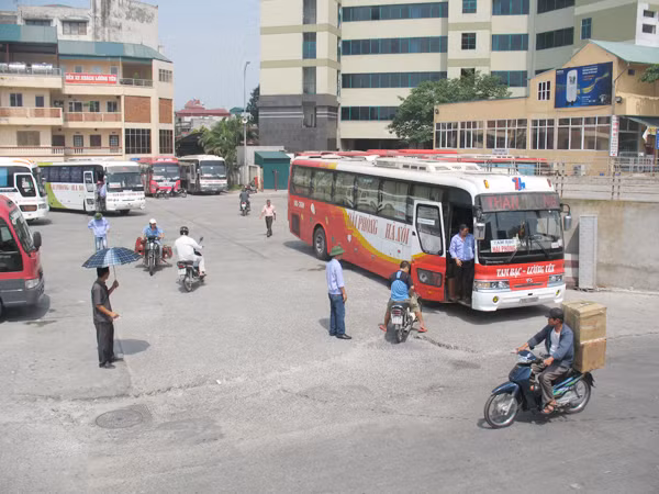 Người lao động lo lắng về công việc sau khi bến xe thành cao ốc