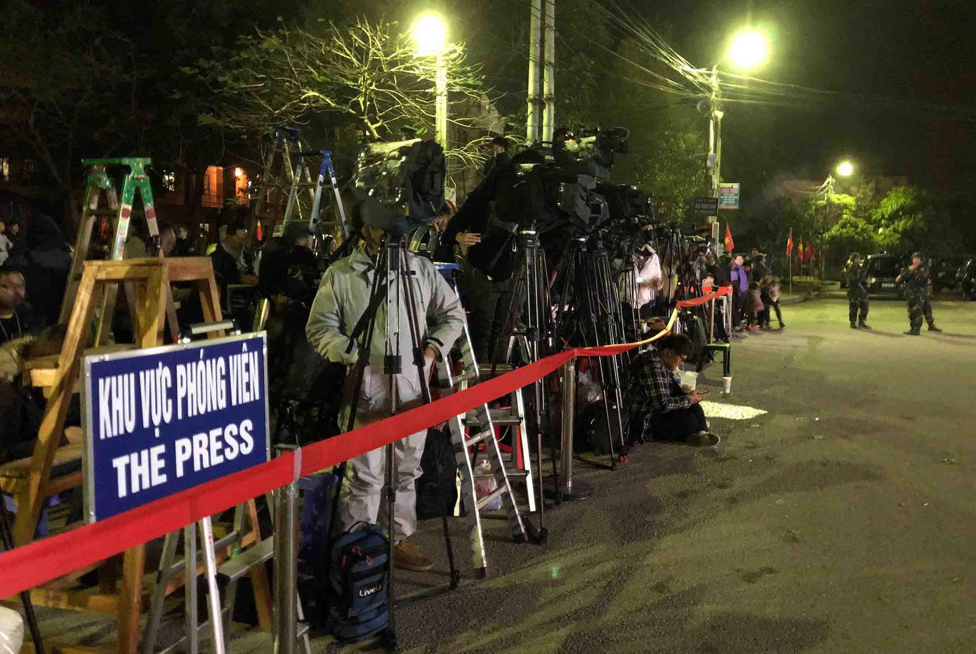 Đoàn xe của Chủ tịch Kim Jong Un về đến khách sạn Melia ảnh 50