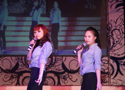 Nhiều nhóm nhạc nữ tại đêm chung kết