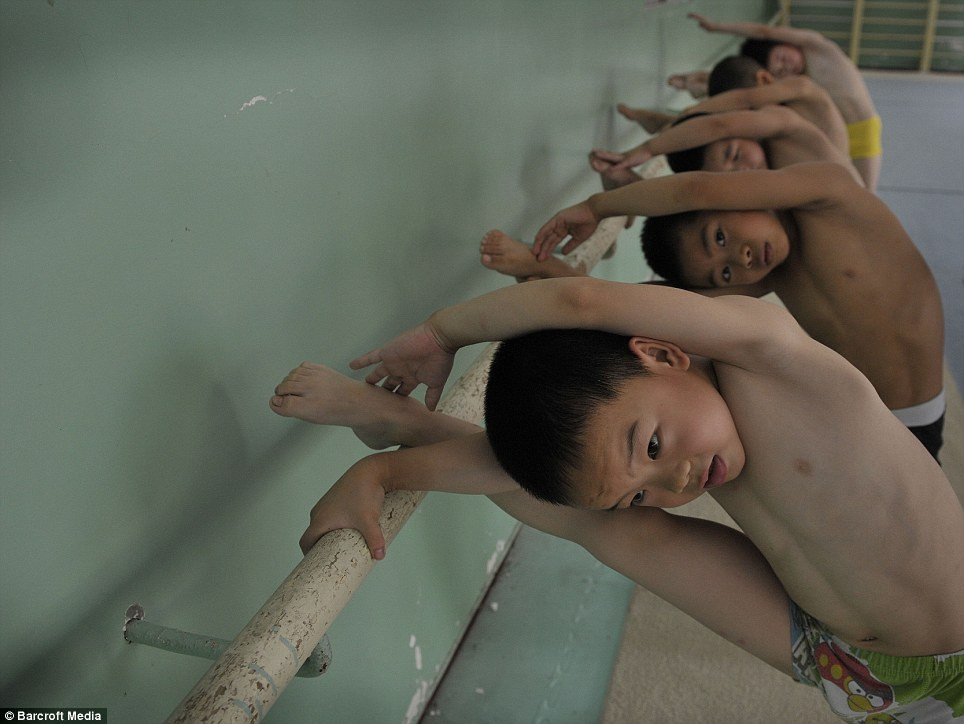 Dù đau cũng phải tập, đó là cách để các em rèn luyện tính chịu đựng trong thi đấu