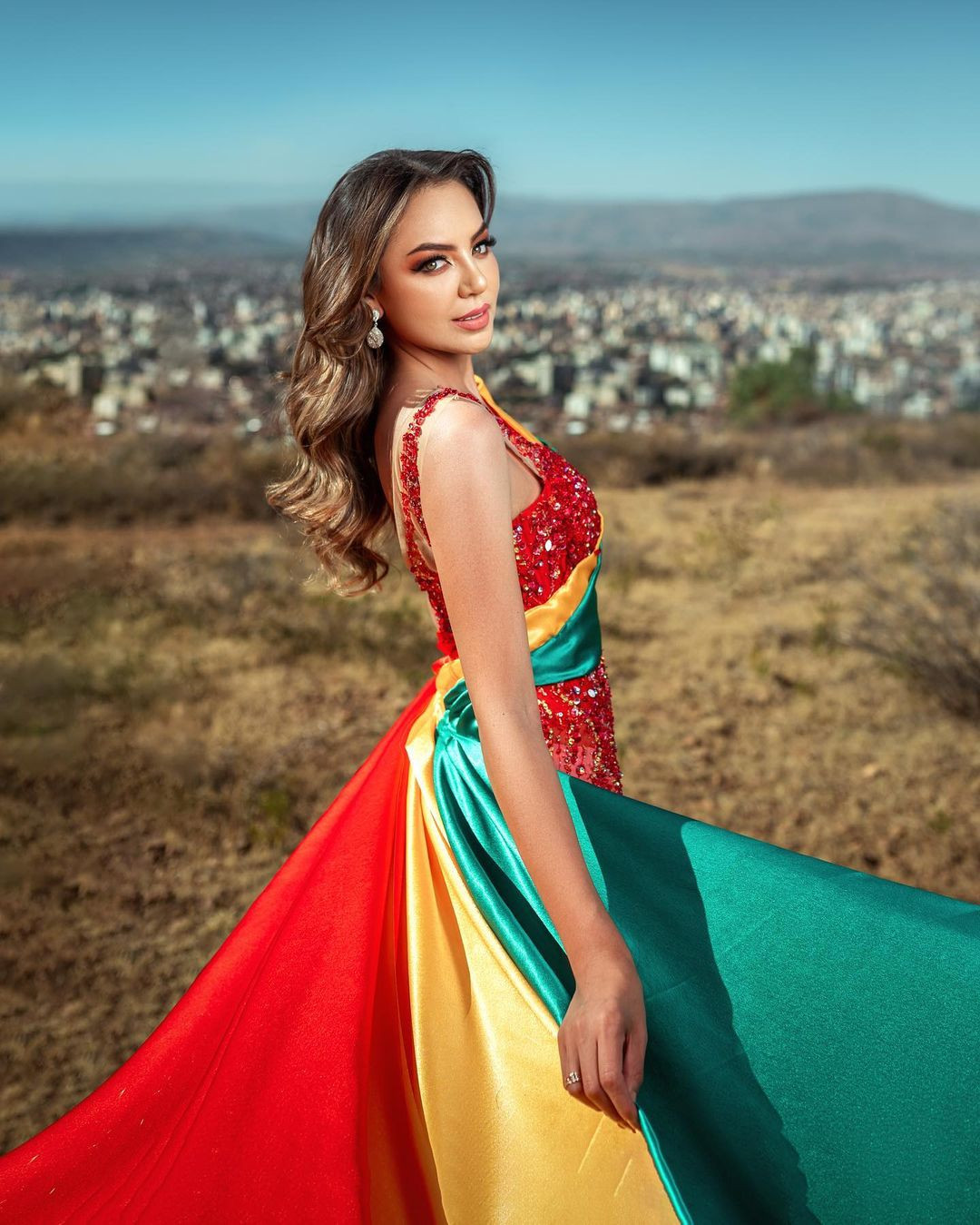 Mặc dù vậy, Bolivia chưa có thành tích ấn tượng tại sân chơi Miss Grand International. Năm 2022, đại diện Bolivia tại cuộc thi Hoa hậu Hòa bình Quốc tế là người đẹp Camila Sanabria nhưng cô không giành được thành tích nào.