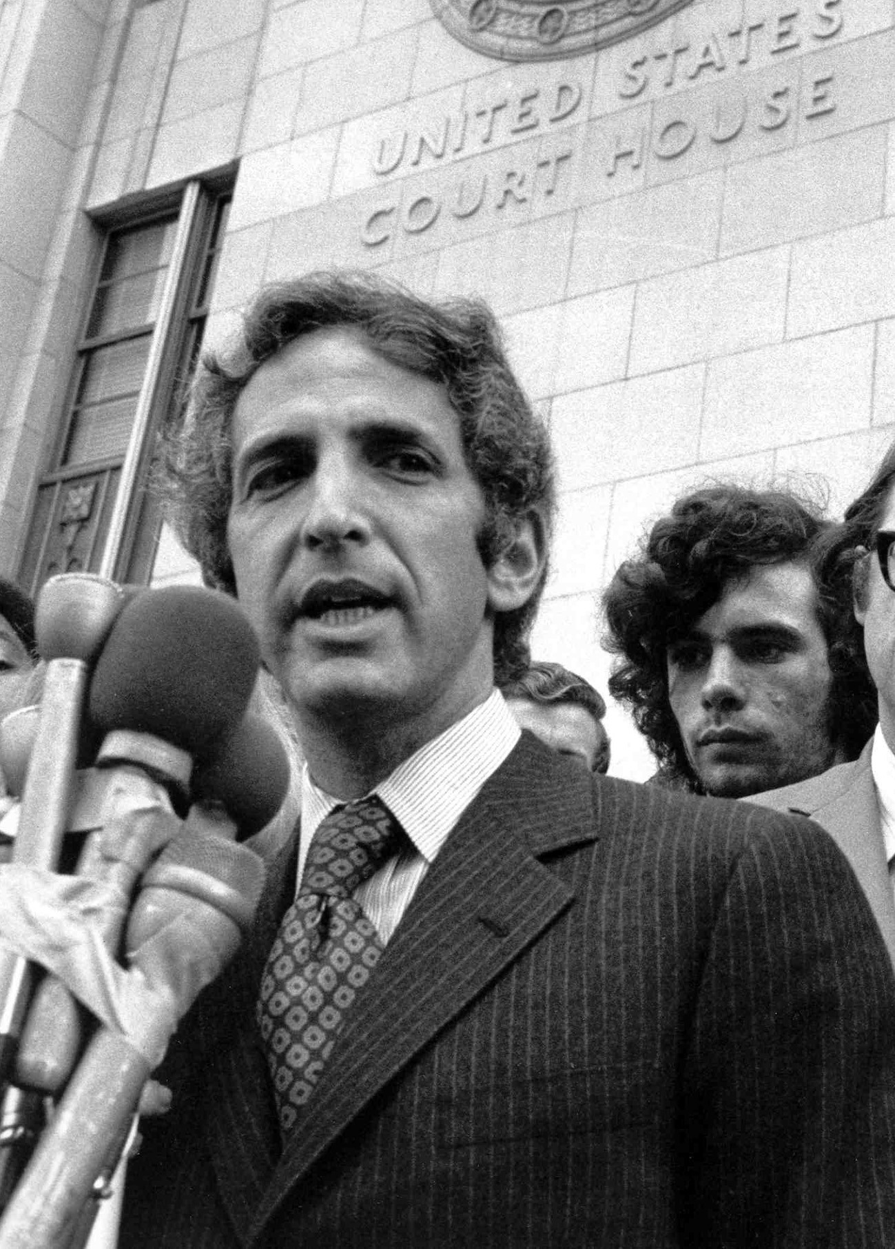 Daniel Ellsberg trước tòa