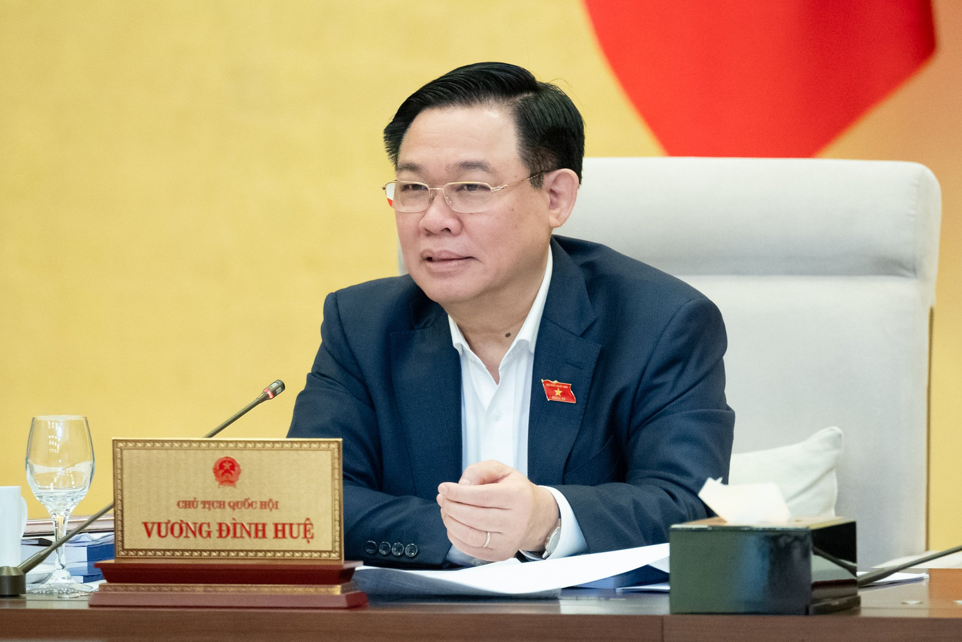 Chủ tịch Quốc hội Vương Đình Huệ phát biểu tại phiên họp. Chủ tịch Quốc hội Vương Đình Huệ phát biểu tại phiên họp.