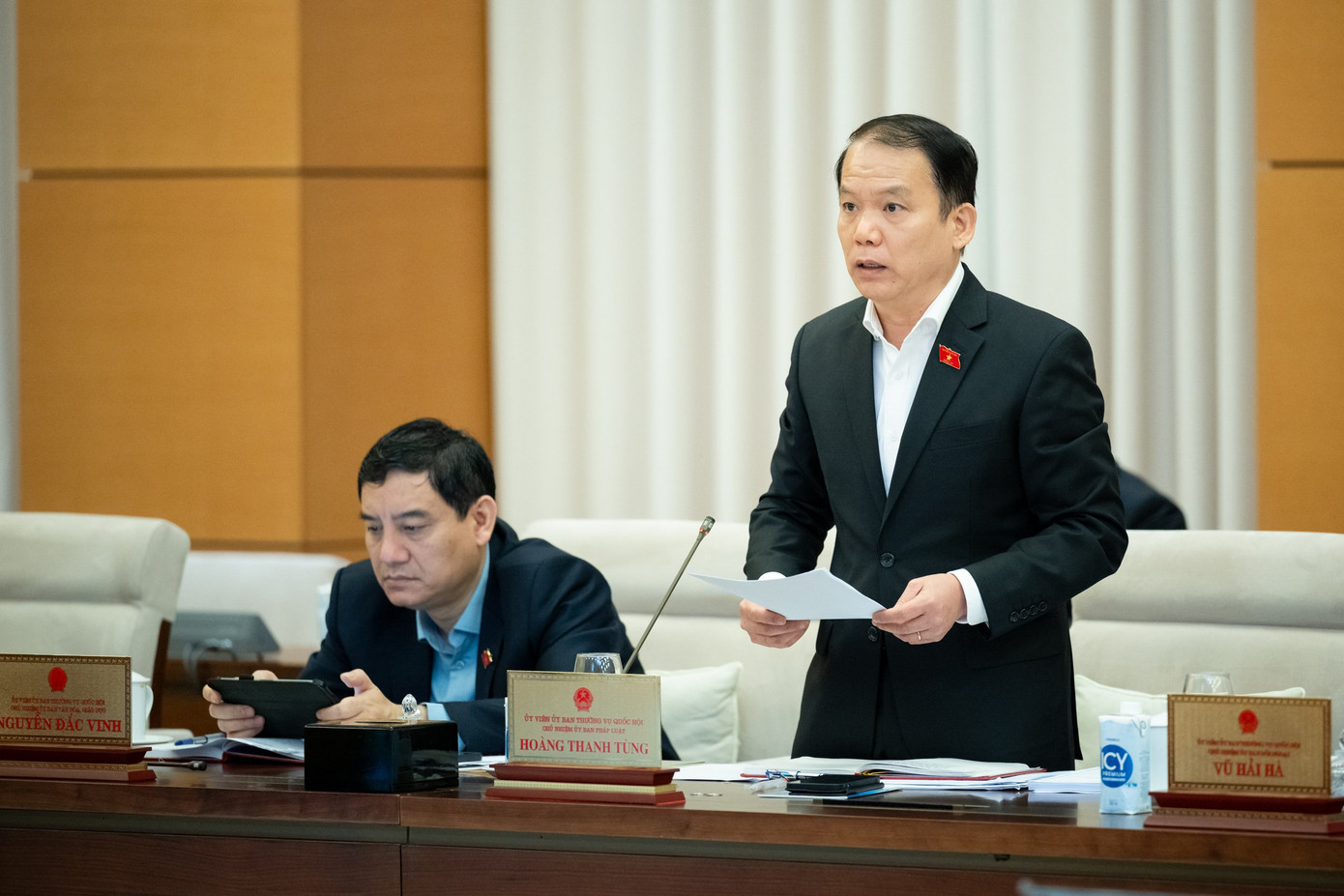 Chủ nhiệm Ủy ban Pháp luật của Quốc hội Hoàng Thanh Tùng. Chủ nhiệm Ủy ban Pháp luật của Quốc hội Hoàng Thanh Tùng.