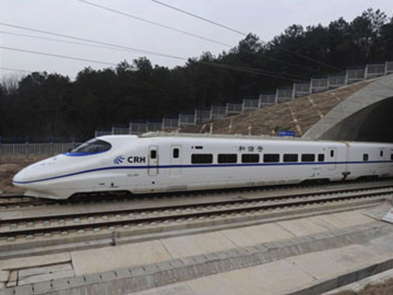 Tàu cao tốc Trung Quốc. Ảnh: Reuter