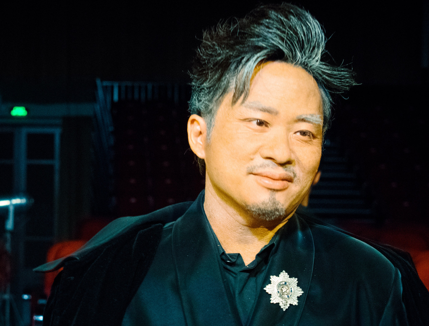 Tùng Dương già sọm đi trong MV mới. Ảnh: NVCC