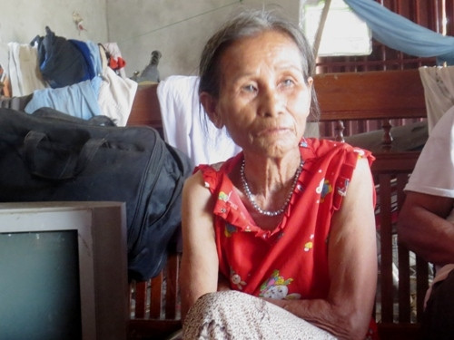 Vu Lan xót xa vần thơ tặng mẹ 'Đã 30 tuổi đầu mẹ vẫn bê cơm đút' ảnh 2