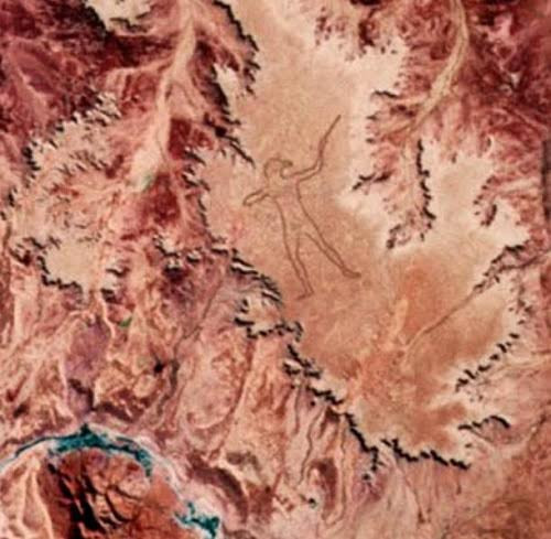 Bí ẩn hình thổ dân khổng lồ Marree Man cao 4,2km ở Australia ảnh 1