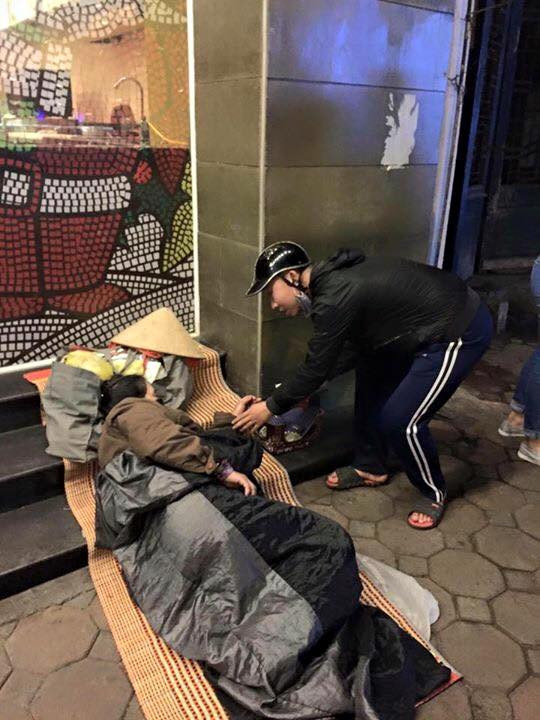 Đổi hình xăm lấy quần áo cũ để làm thiện nguyện ảnh 4