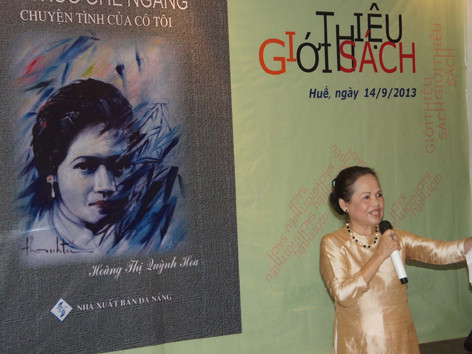 Tác giả Hoàng Thị Quỳnh Hoa giao lưu với độc giả Huế