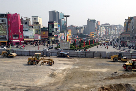 Đây là ngã 7 và được đánh giá là nút giao phức tạp nhất Hà Nội trong việc tổ chức giao thông