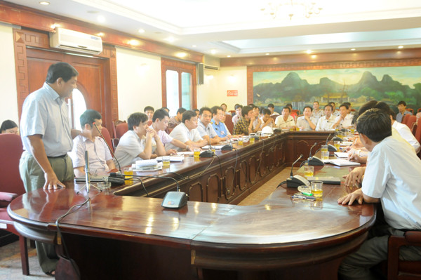 Cuộc họp tại Sở GTVT sáng 20-8. Ảnh: Tuấn Nguyễn