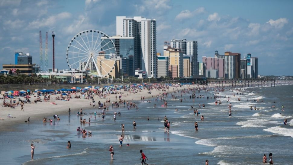 Bãi biển ở Nam Carolina, Mỹ, nơi có người bị cá mập tấn công.