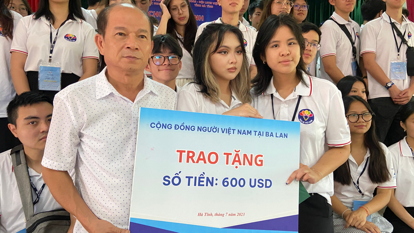 Cộng đồng người Việt Nam tại Ba Lan gửi 600 USD tặng Hội Nạn nhân chất độc da cam/dioxin Hà Tĩnh.