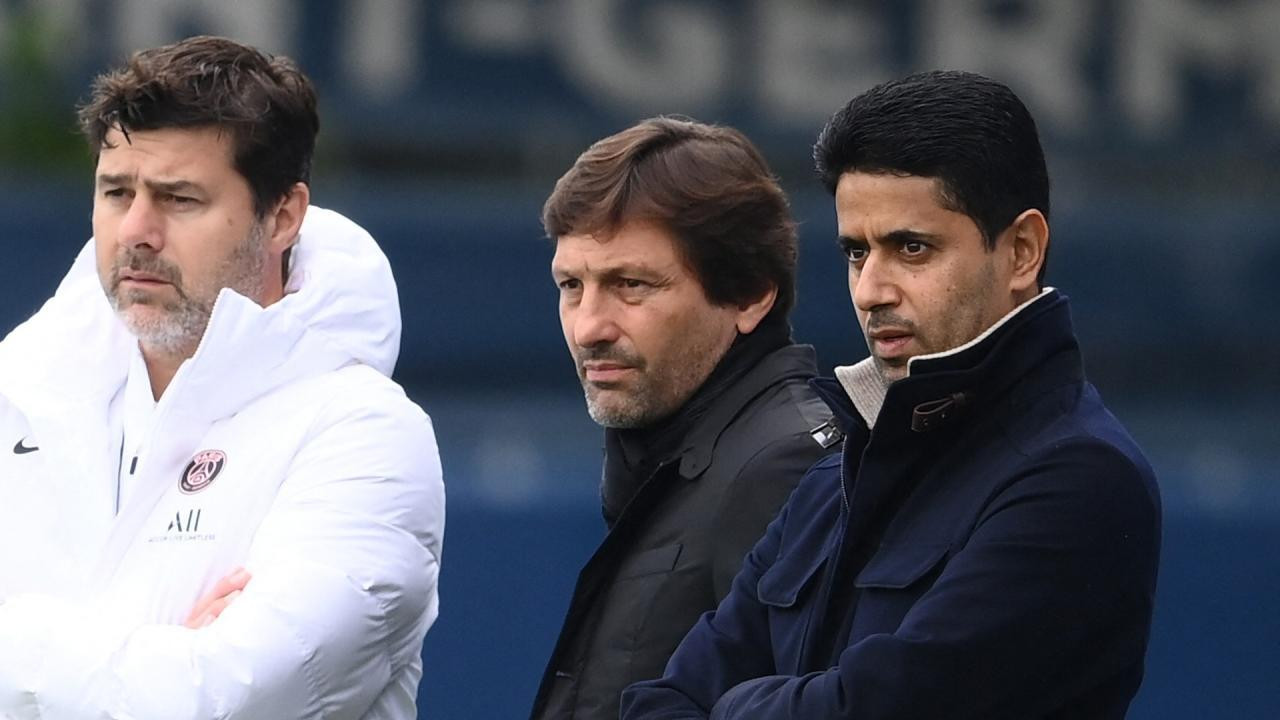 Chủ tịch Al-Khelaifi, giám đốc Leonardo và HLV Pochettino của PSG (từ phải sang)