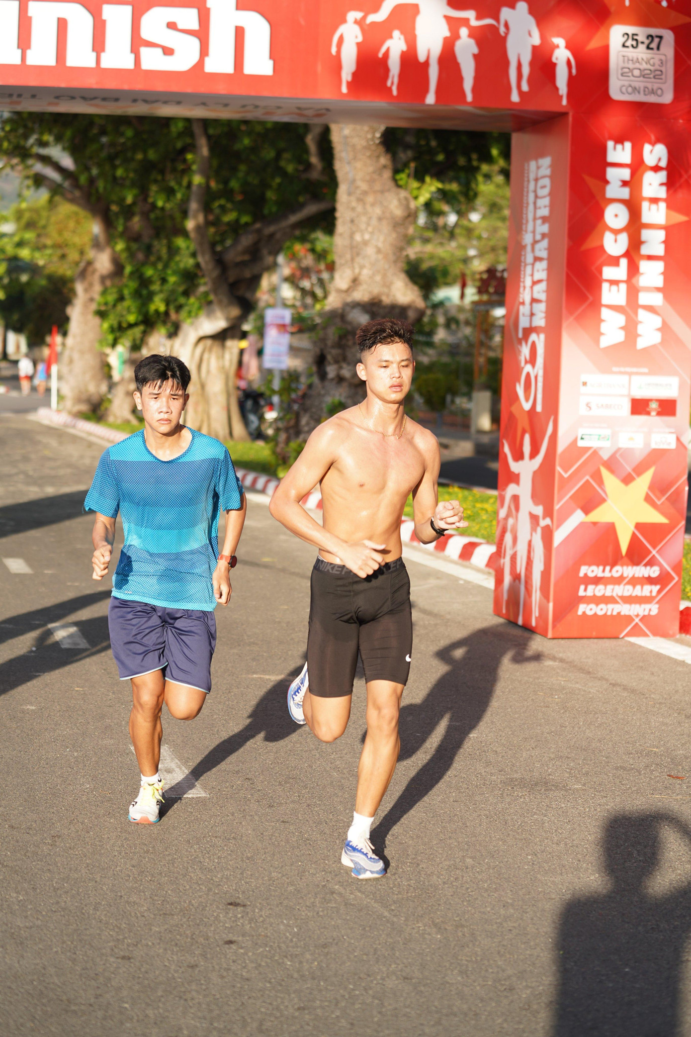 Gần một tuần trước ngày giải khởi tranh, không khí tập luyện hào hứng và sôi nổi đã bao trùm tại Côn Đảo. Ảnh: Sơn Tiến Phát (Bắc Giang) tham dự 10km nam trẻ tại Tiền Phong Marathon 2022.