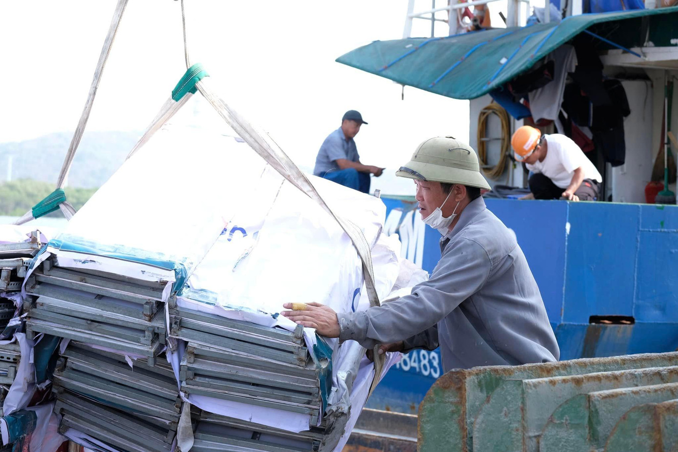 Đến với Côn Đảo, đến với Tiền Phong Marathon 2022, các VĐV không chỉ tham dự một ngày hội chạy bộ đúng nghĩa, mà còn cùng nhau ôn lại những trang sử oai hùng của dân tộc trong lịch sử đấu tranh và giải phóng dân tộc, qua đó nêu cao lòng tự hào dân tộc, bồi đắp thêm tình yêu quê hương và đất nước.