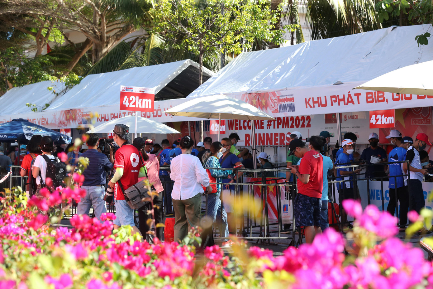 Ngày 25/3, Giải Vô địch quốc gia Marathon và cự ly dài báo Tiền Phong lần thứ 63 - năm 2022 đã chính thức mở cổng chào đón những vận động viên (VĐV) đầu tiên tham quan khu vực expo và nhận bộ racekit cho đường đua tại Côn Đảo vào ngày 27 tới.