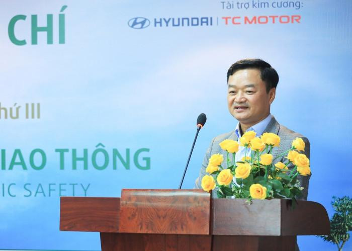 Ông Nguyễn Bá Kiên, Tổng Biên tập Báo Giao thông, Trưởng Ban Tổ chức Giải golf Chung tay vì ATGT năm 2022 phát biểu tại họp báo Ông Nguyễn Bá Kiên, Tổng Biên tập Báo Giao thông, Trưởng Ban Tổ chức Giải golf Chung tay vì ATGT năm 2022 phát biểu tại họp báo