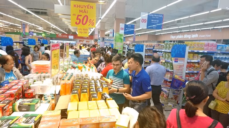 'Muốn khóc' khi buộc siêu thị chỉ được giảm giá 3 lần/năm ảnh 1
