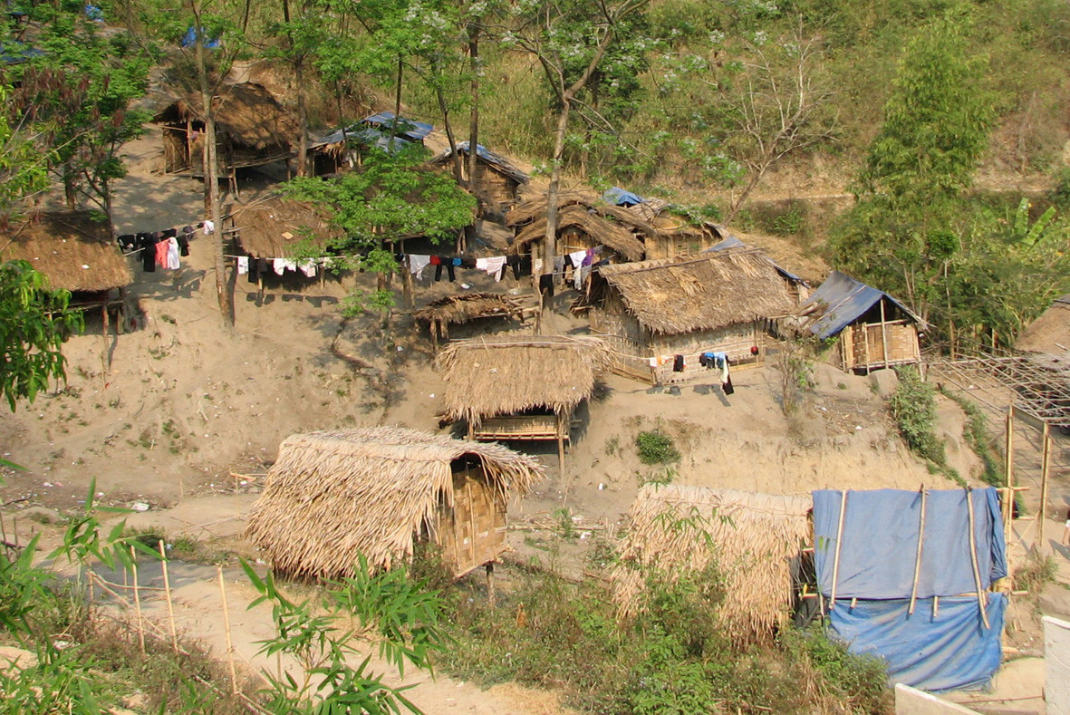 Nhiều học sinh ở miền núi Thanh Hóa vẫn phải ở những khu lều, lán tạm bợ. Ảnh: Hoàng Lam. Nhiều học sinh ở miền núi Thanh Hóa vẫn phải ở những khu lều, lán tạm bợ Ảnh: Hoàng Lam